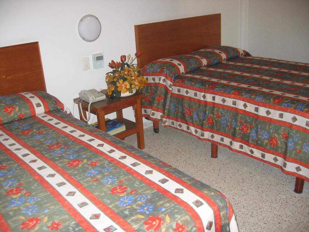 Hotel Delfines - A 2 Calles Del Acuario Veracruz Luaran gambar