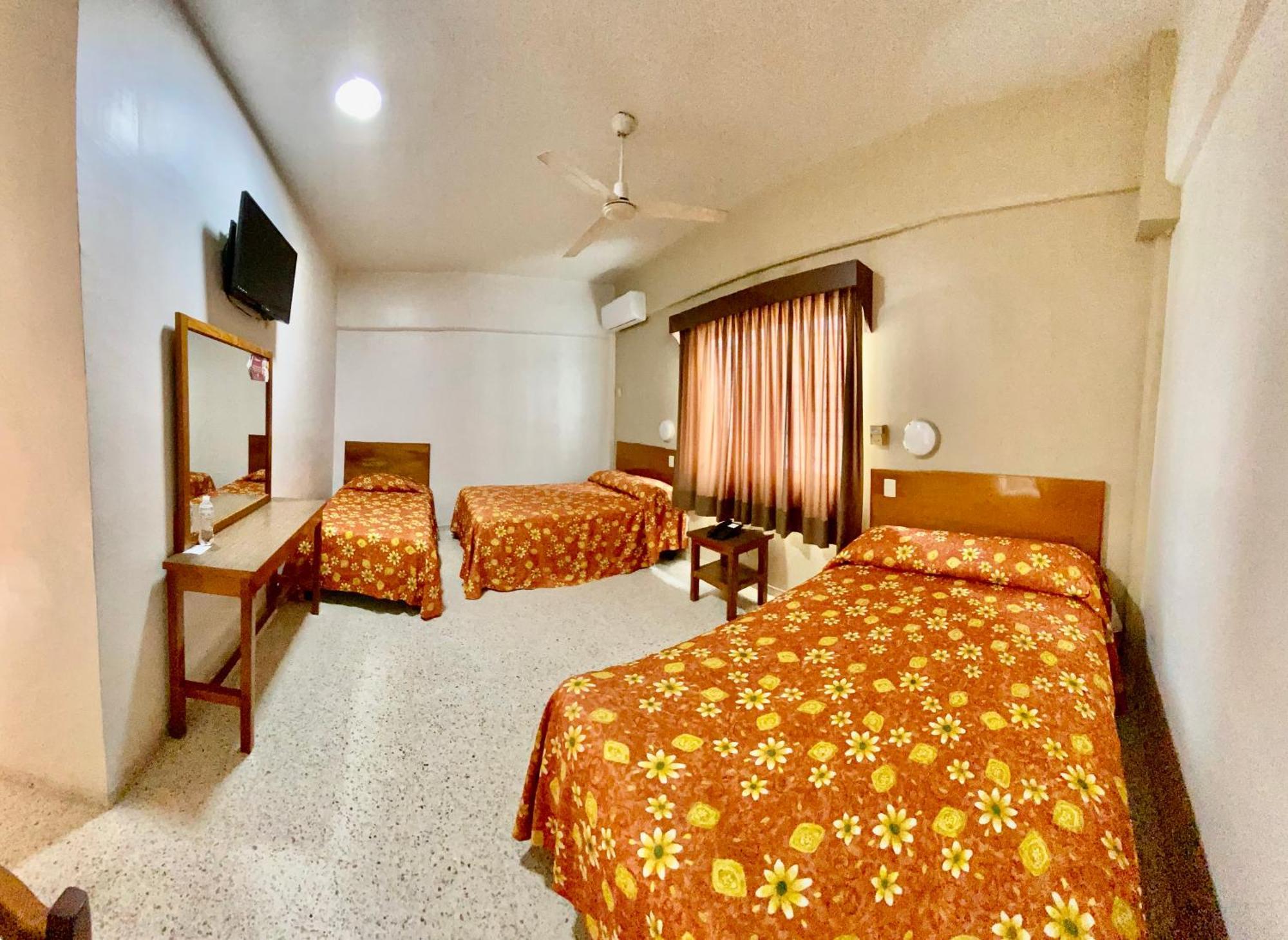 Hotel Delfines - A 2 Calles Del Acuario Veracruz Luaran gambar