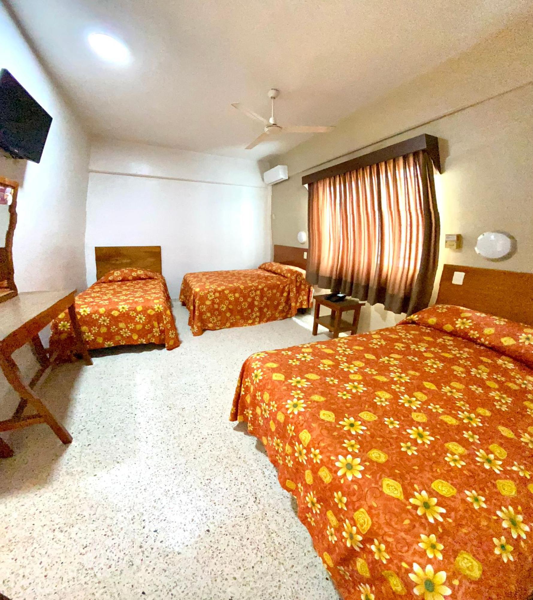 Hotel Delfines - A 2 Calles Del Acuario Veracruz Luaran gambar