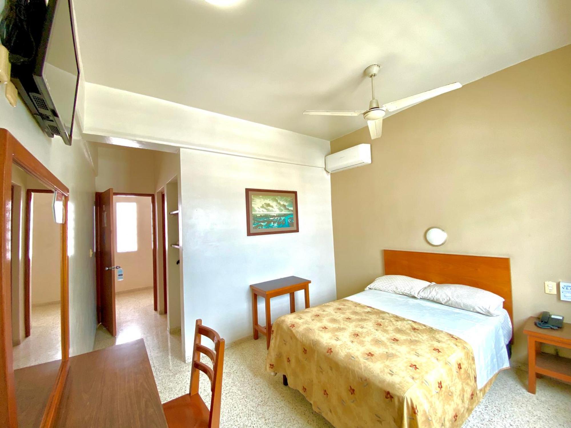 Hotel Delfines - A 2 Calles Del Acuario Veracruz Luaran gambar