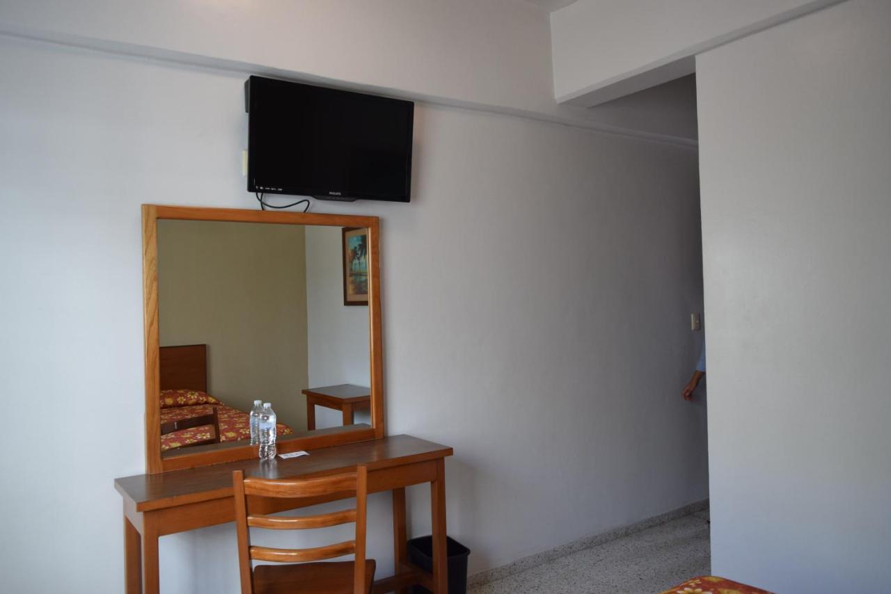 Hotel Delfines - A 2 Calles Del Acuario Veracruz Luaran gambar